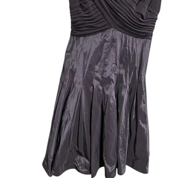 Tadashi Shoji Black Satin Fit-and-Flare Dress | Size 6 | Elegant Evening Wear - Picture 4 of 9